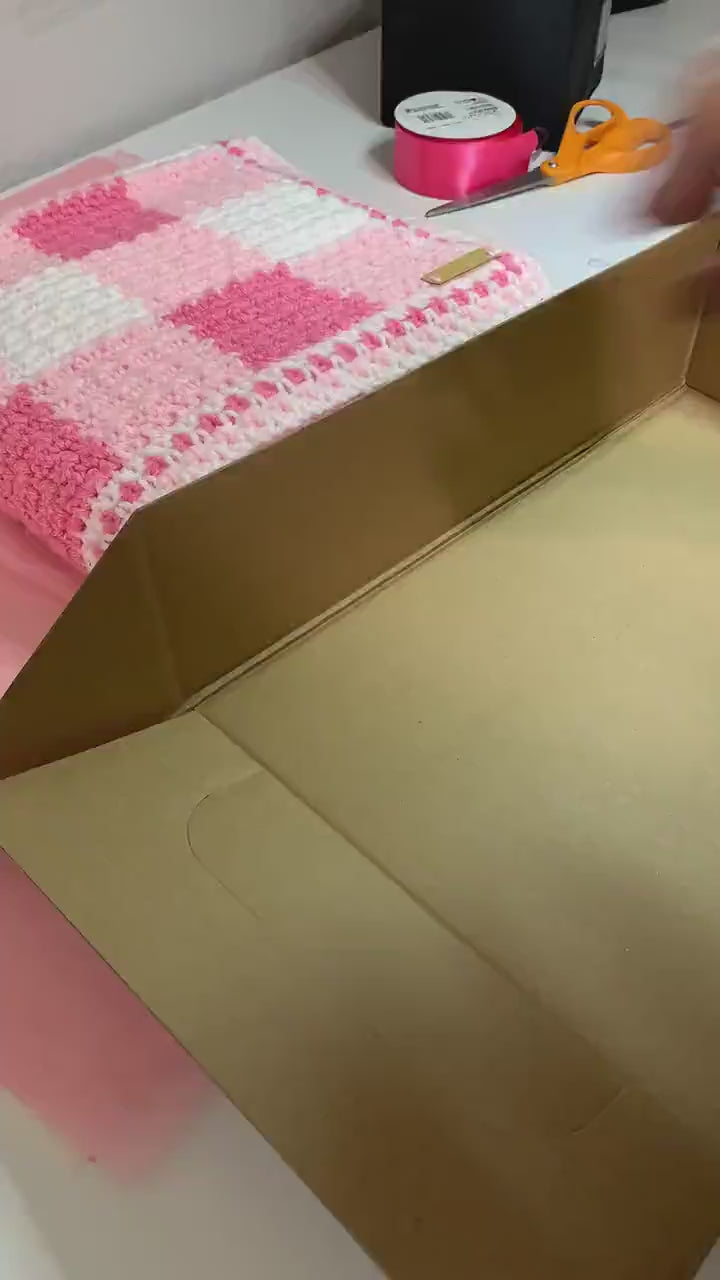 Plaid Baby blanket / Gingham Crochet Throw / Baby Shower Gift